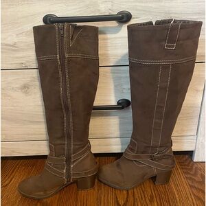 New Directions Women’s 7.5 Knee High Brown Boots